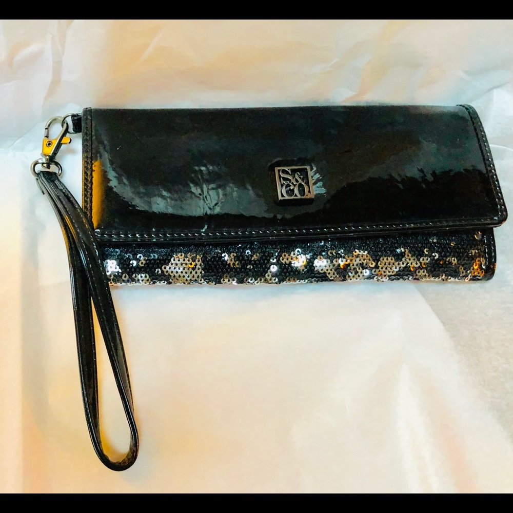 Black & sequins cocktail clutch.